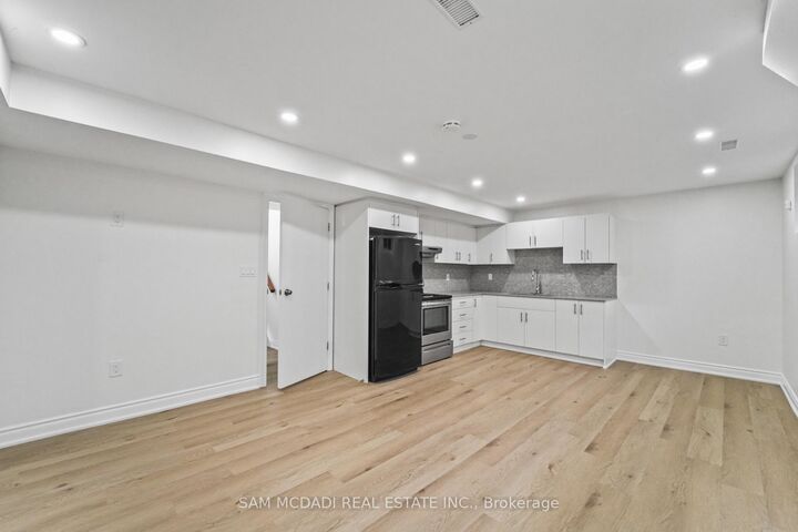 Property Photo: 1821 Christopher Road ON L5J 2K7