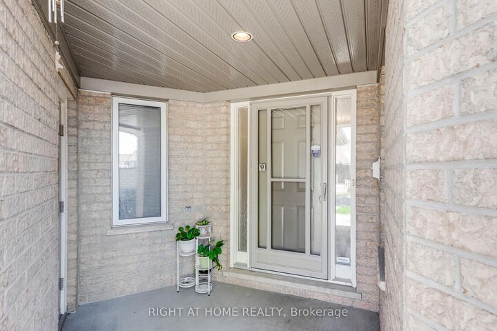 Property Photo:  861 Shelborne Street 34  ON N5Z 5C5 