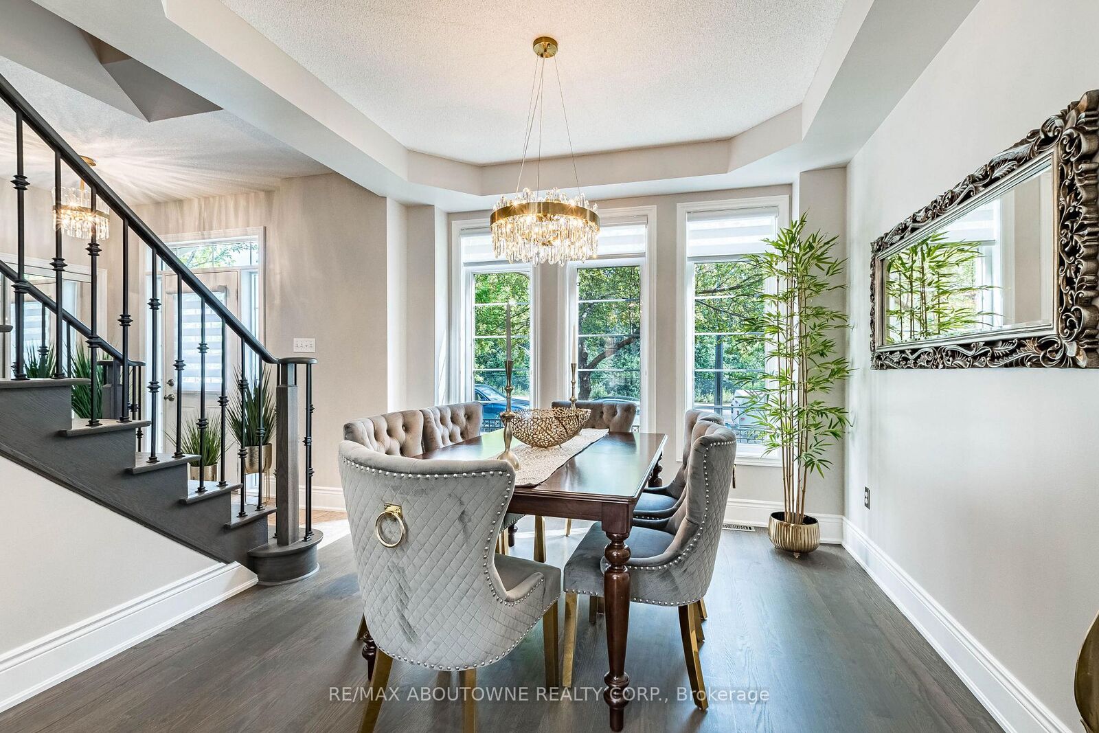 Property Photo: 5550 Tenth Line W ON L5M 0G2