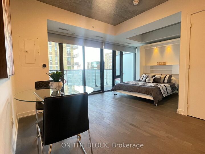 185 Roehampton Avenue 509 — photo 1