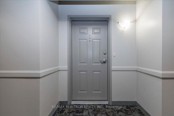 Property Photo:  43 Coulter Street 3  ON L4N 6L9 