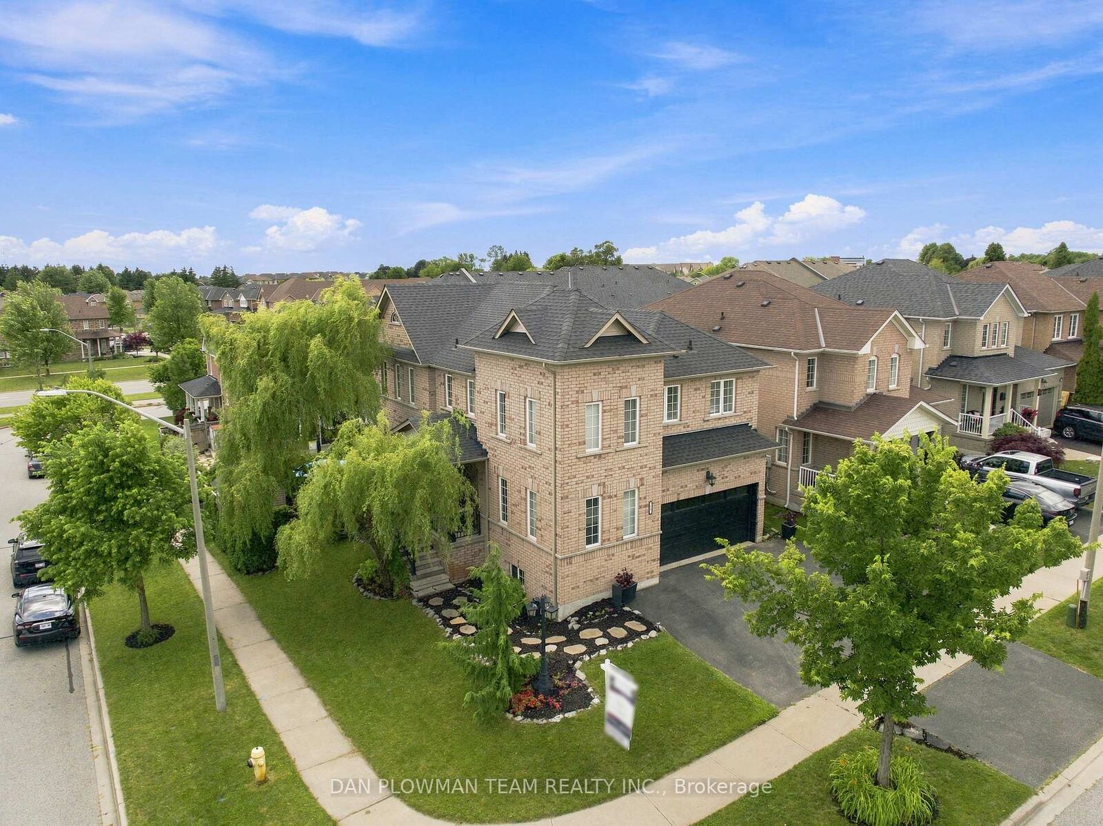 Property Photo:  72 Beckett Crescent  ON L1E 3J4 