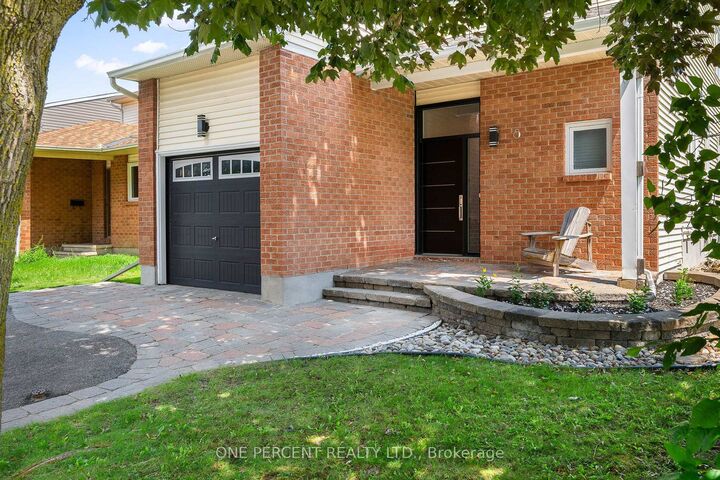 Property Photo: 8 Rastila Crescent ON K1T 2C6