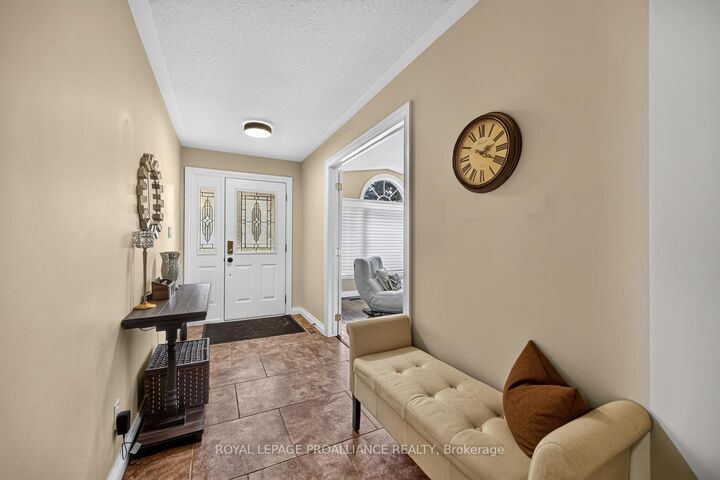 Property Photo: 1099 Bridlewood Drive ON K6V 7G2