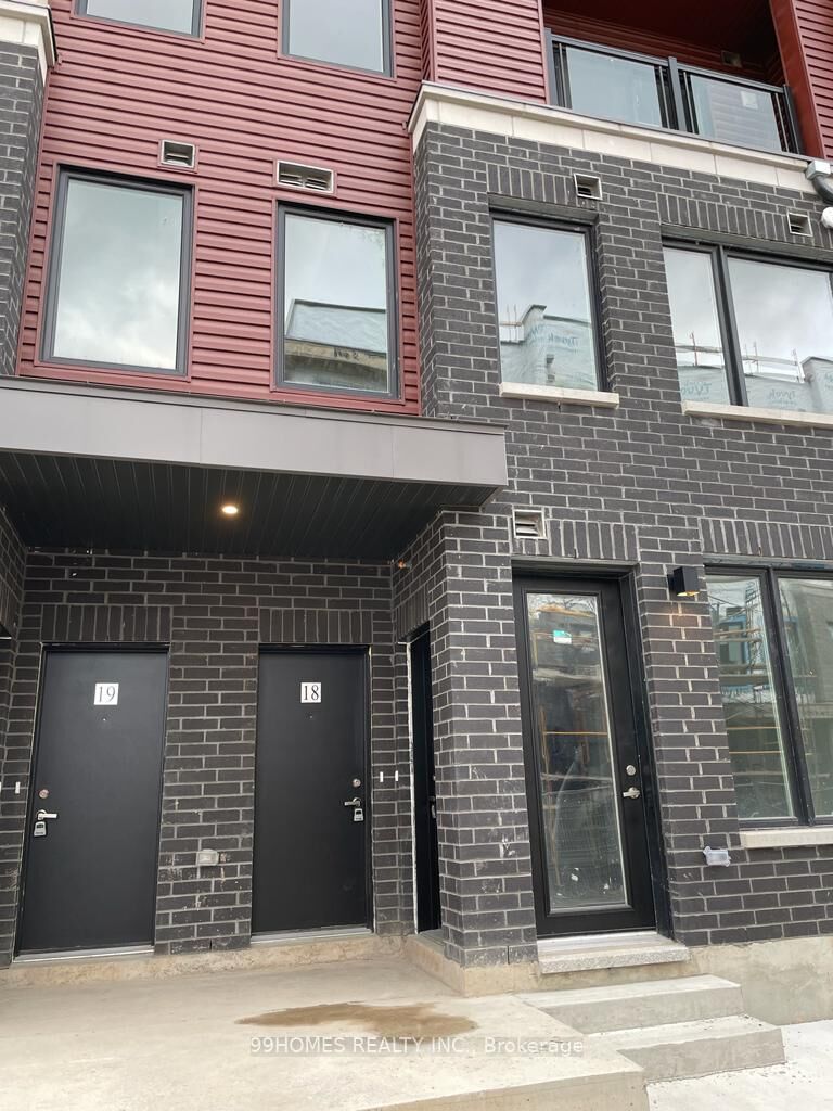 Property Photo:  3429 Ridgeway Drive 17  ON L5L 0B9 