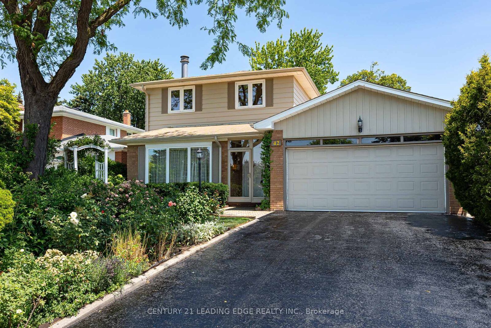 Photo de la propriété: 42 Kamloops Drive ON M2J 3R7