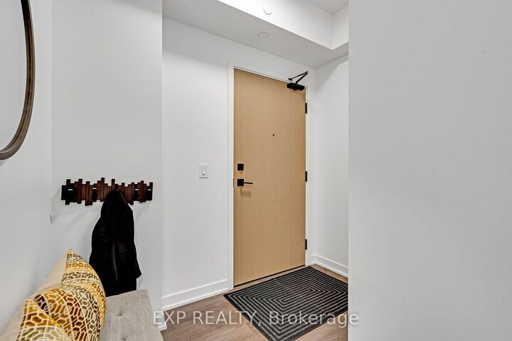 Property Photo: 36 Zorra Street 1108 ON M8Z 0G5