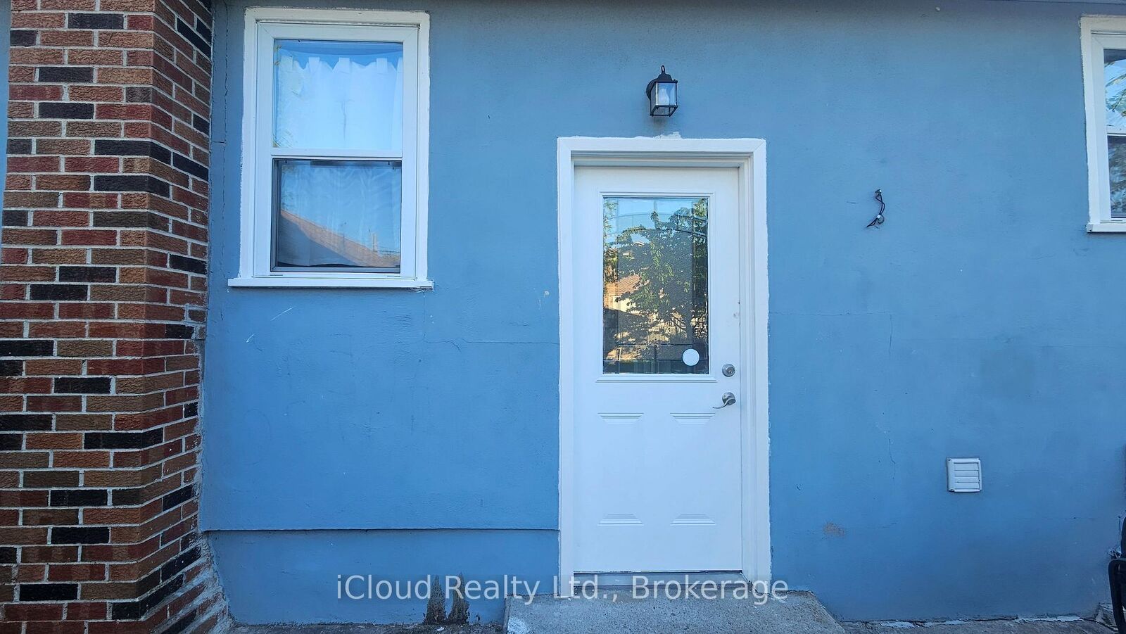 Photo de la propriété:  111 Bexhill Avenue Bsmnt  ON M1L 3C2 