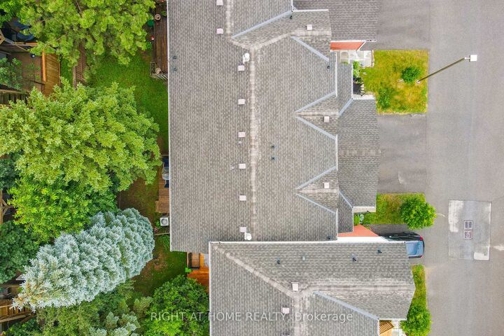 Property Photo:  3 Beverly Lane  ON L7G 5L7 