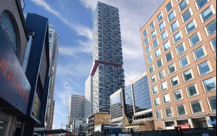 Property Photo:  8 Eglinton Avenue E 3505  ON M4P 0C1 