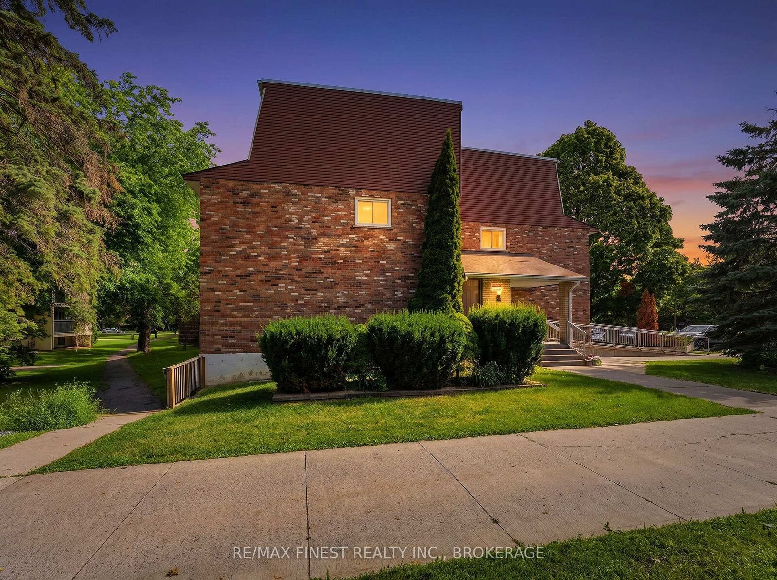 Property Photo:  845 Milford Drive 301  ON K7P 1A7 
