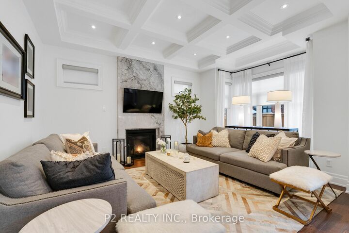 10 King Boulevard — photo 1