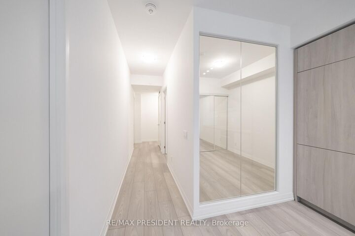 Property Photo:  400 King Street W 808  ON M5V 1K2 