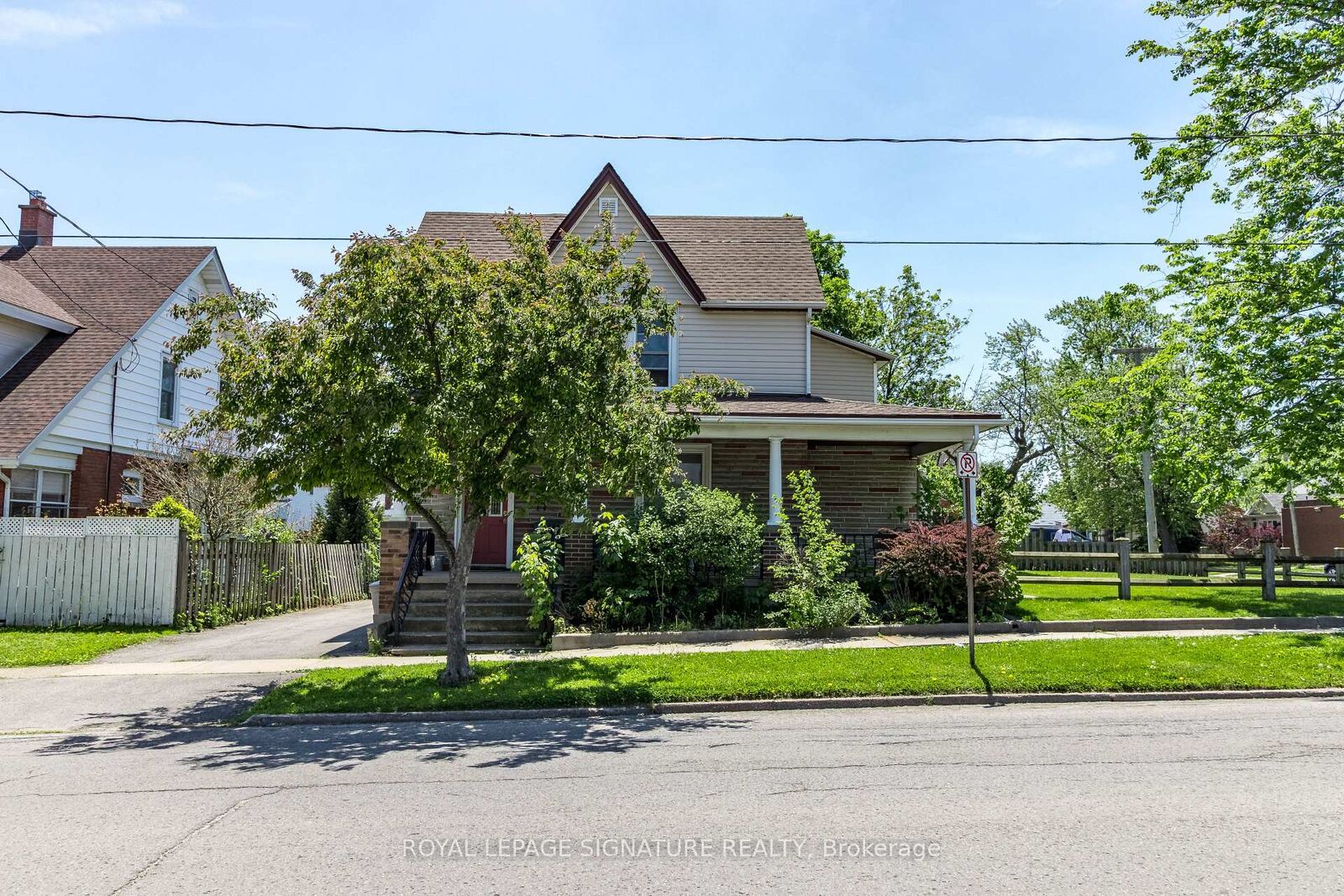 Property Photo: 23 Sullivan Avenue ON L2V 2Y3