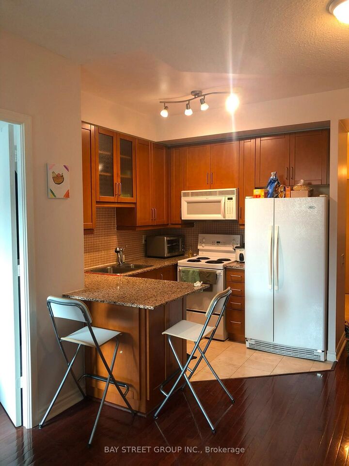 Property Photo:  60 Byng Avenue 302  ON M2N 7K3 