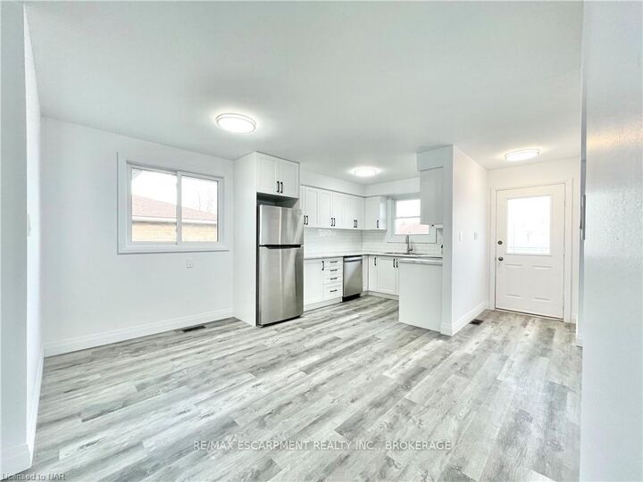 Property Photo: 76 Marc Boulevard ON L3B 5V1
