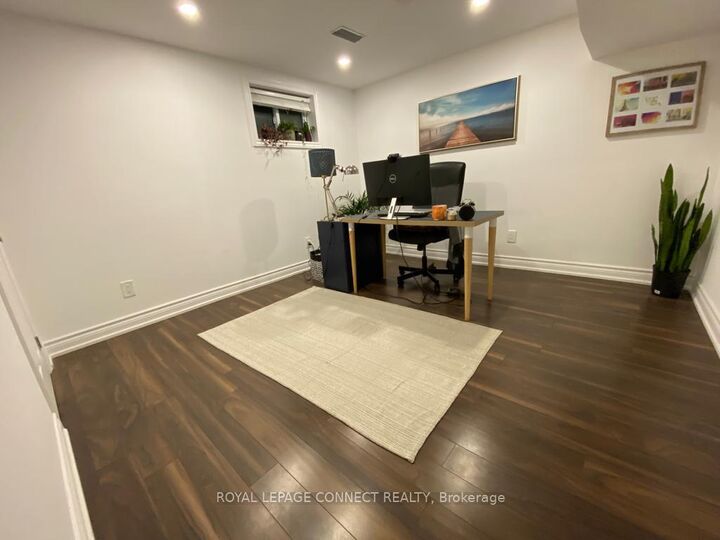 Property Photo:  43 Tomlin Crescent Lower  ON L4C 7T1 