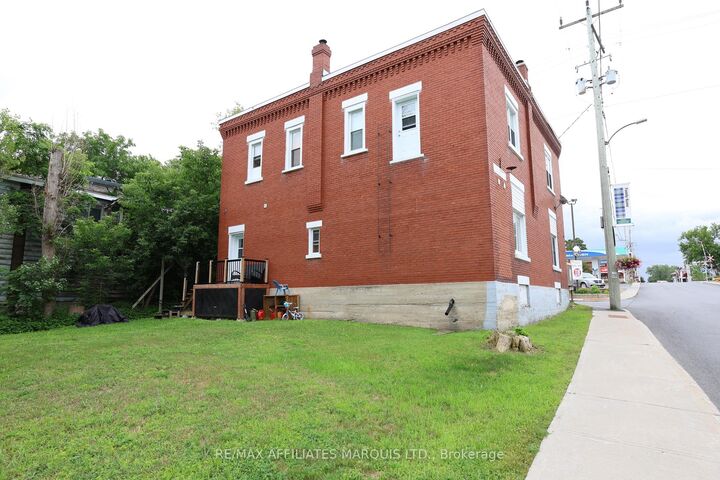Property Photo:  1 Mechanic Street E  ON K0C 1T0 