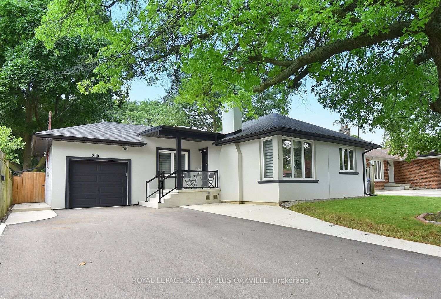 Property Photo:  2110 Munden Road  ON L5A 2R2 