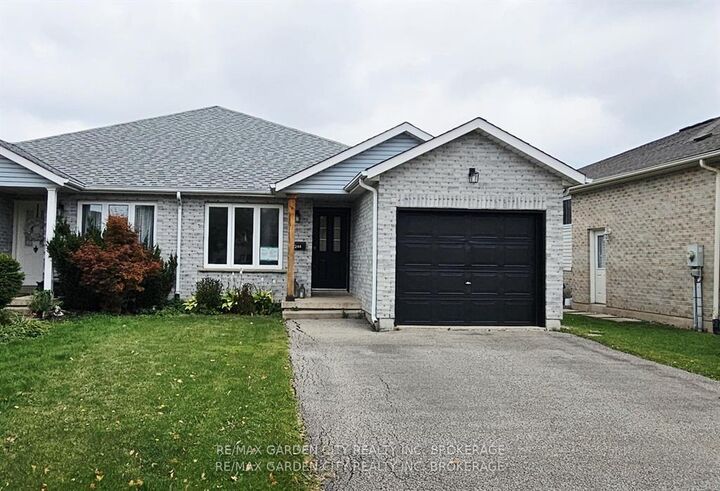 Property Photo:  244 Autumn Crescent  ON L3C 7K2 