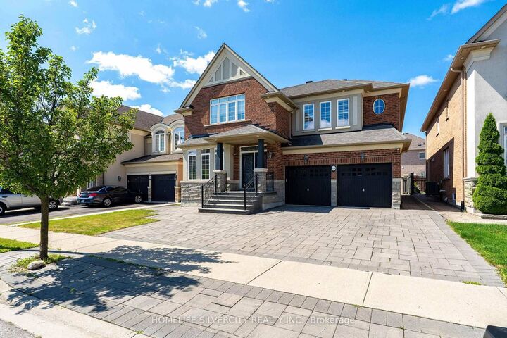 Property Photo: 64 Scotchmere Crescent ON L6P 3A6