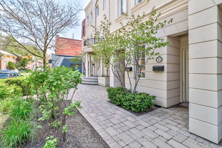 Property Photo: 645 Davenport Road 10 ON M5R 1L3