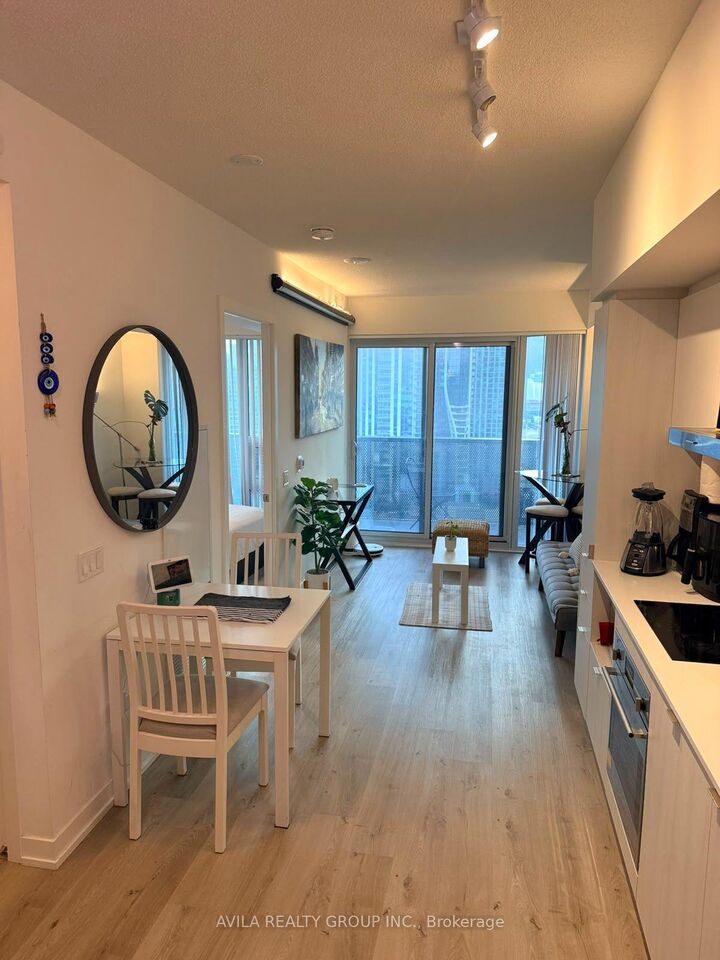 Property Photo: 138 Downes Street 2612 ON M5E 0E4