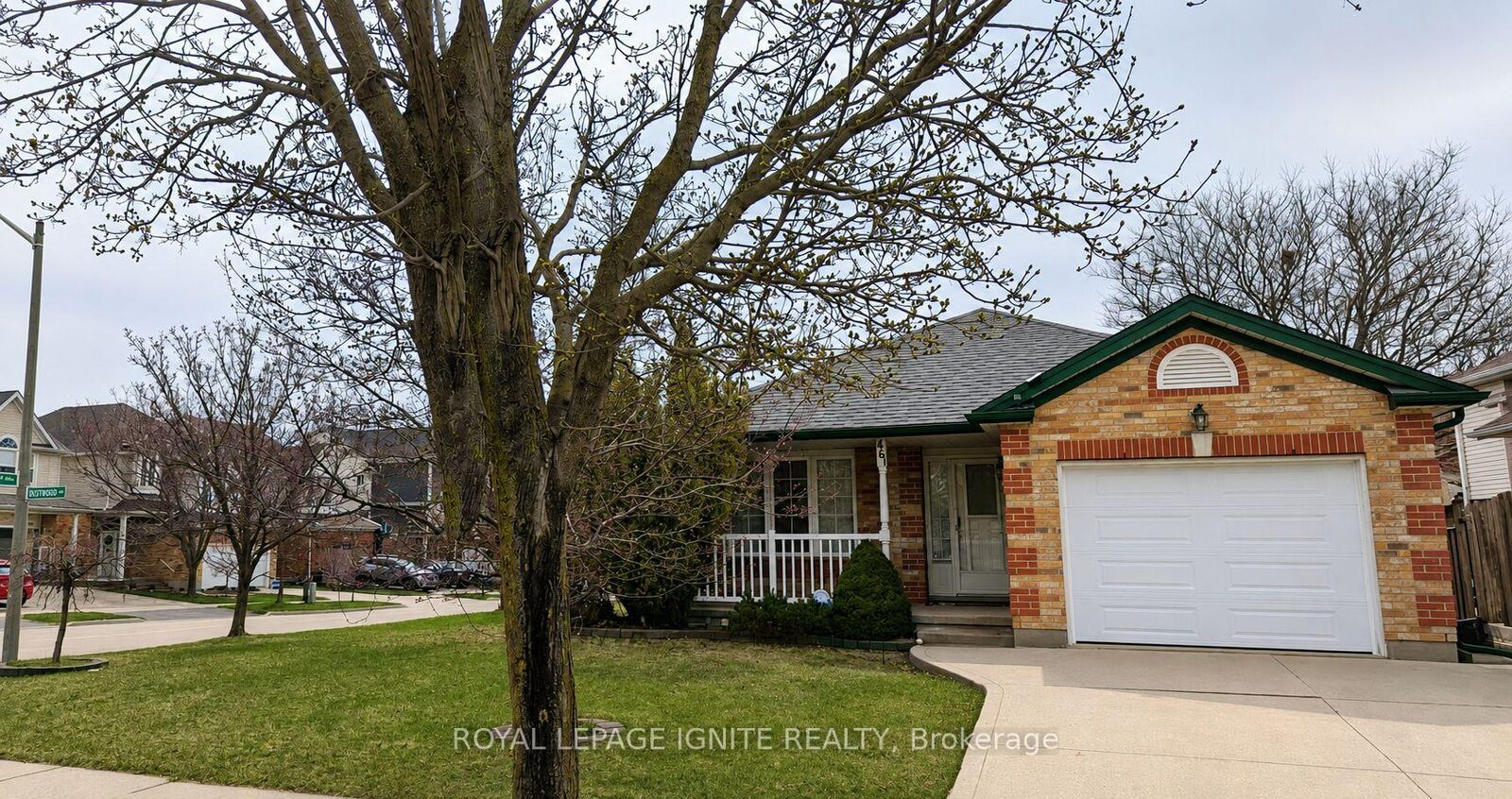 Property Photo: 461 Eastbridge Boulevard ON N2K 3Y4