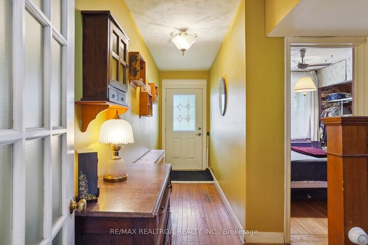 Property Photo:  2585 Lake Shore Boulevard W  ON M8V 1G3 