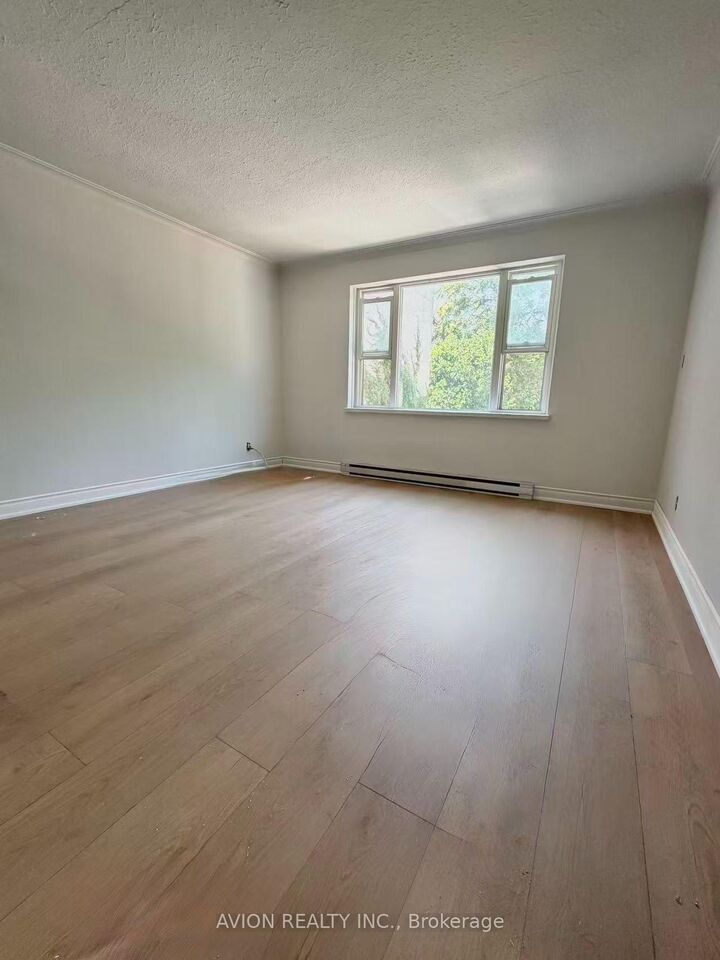 Property Photo: 882 Broadview Avenue Unit 1 ON M4K 2R1