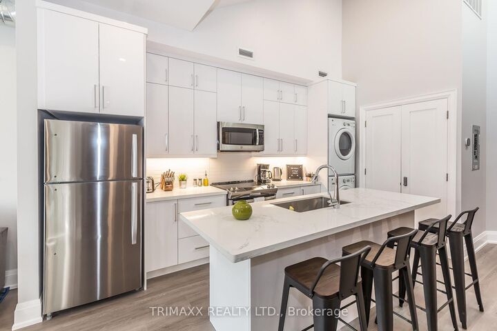 Property Photo:  1220 King Street W #A  ON M6K 1G4 
