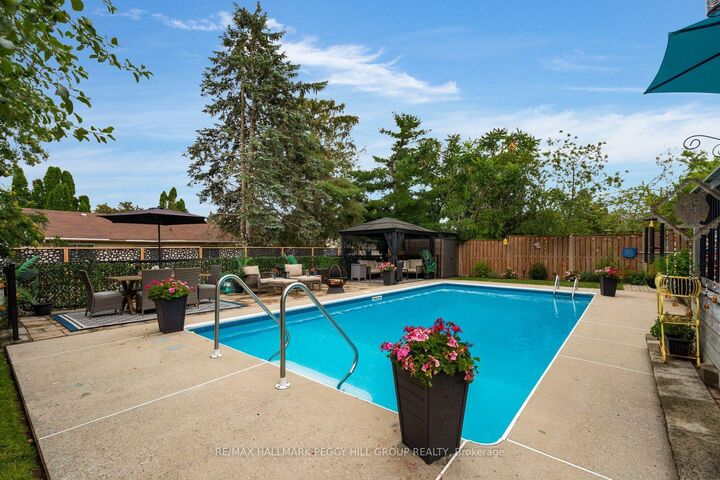 Property Photo:  36 Lillian Crescent  ON L4N 4P6 