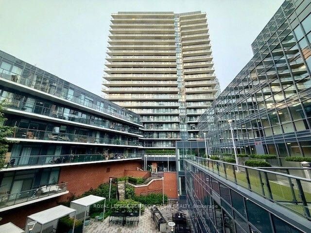 Property Photo:  38 Iannuzzi Street 1610  ON M5V 0S2 