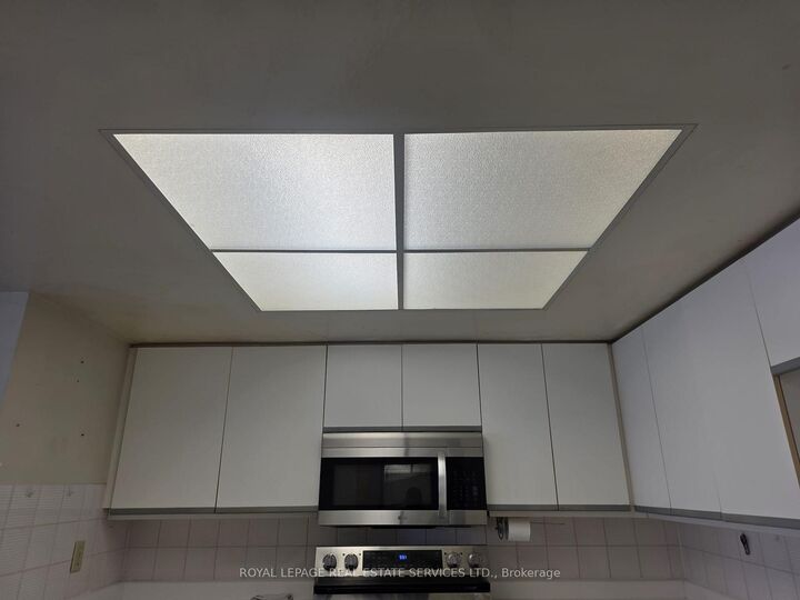Property Photo: 335 Webb Drive 708 ON L5B 4A1