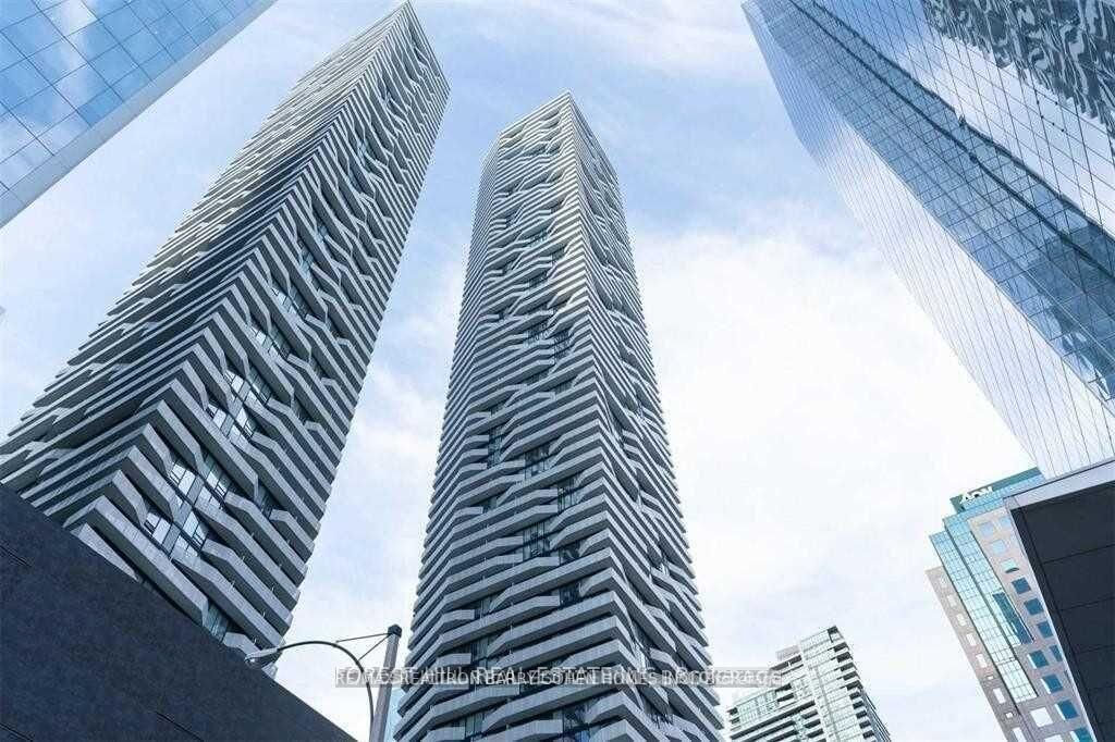 Property Photo:  88 Harbour Street 4507  ON M5J 0C3 