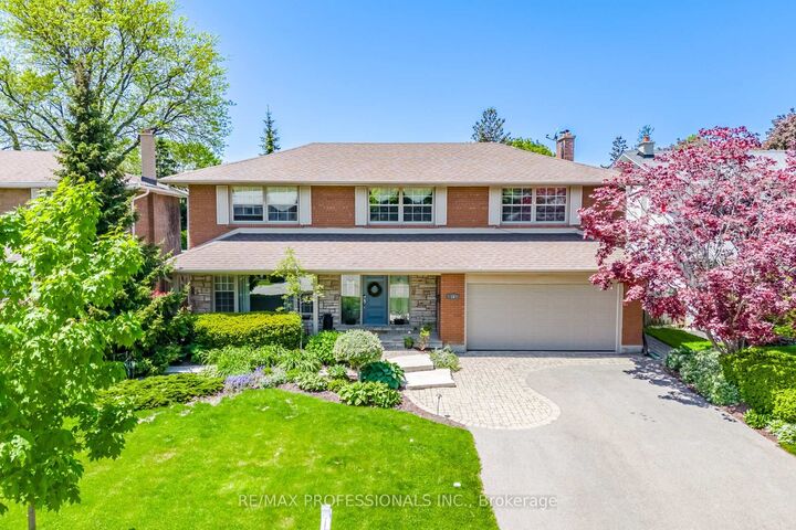 16 Cherry Post Crescent — photo 1