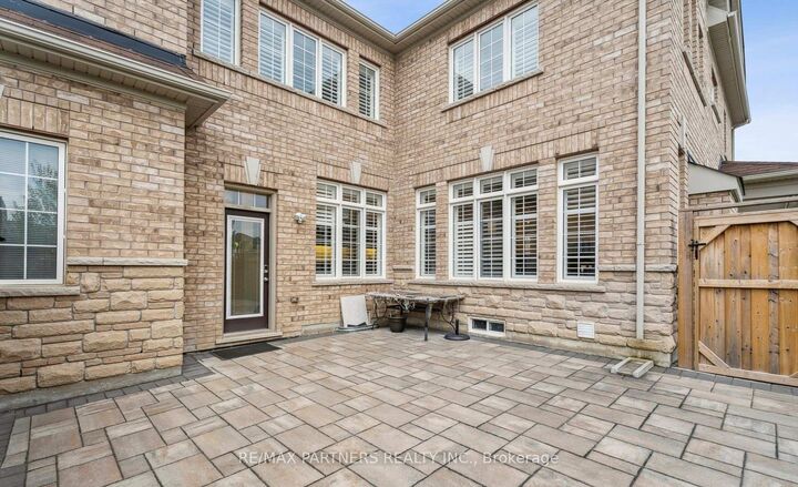 Property Photo: 2 Portia Street ON L6B 0Z4