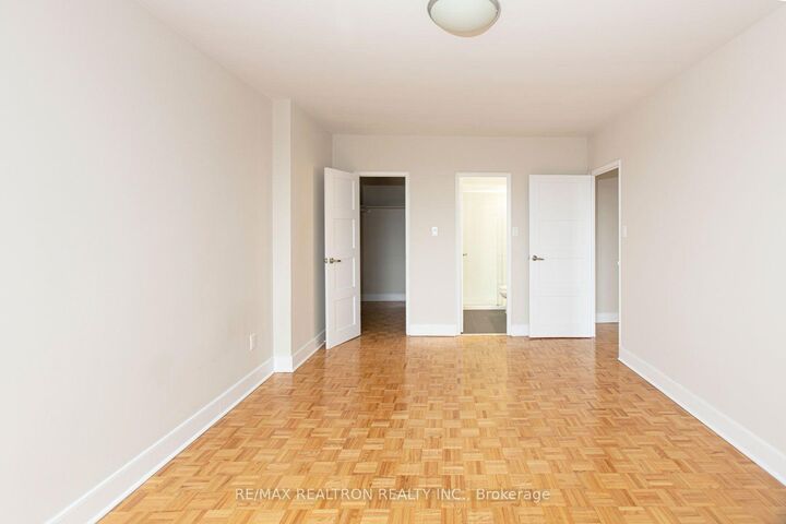 Property Photo:  10 Shallmar Boulevard 712  ON M5N 1J4 