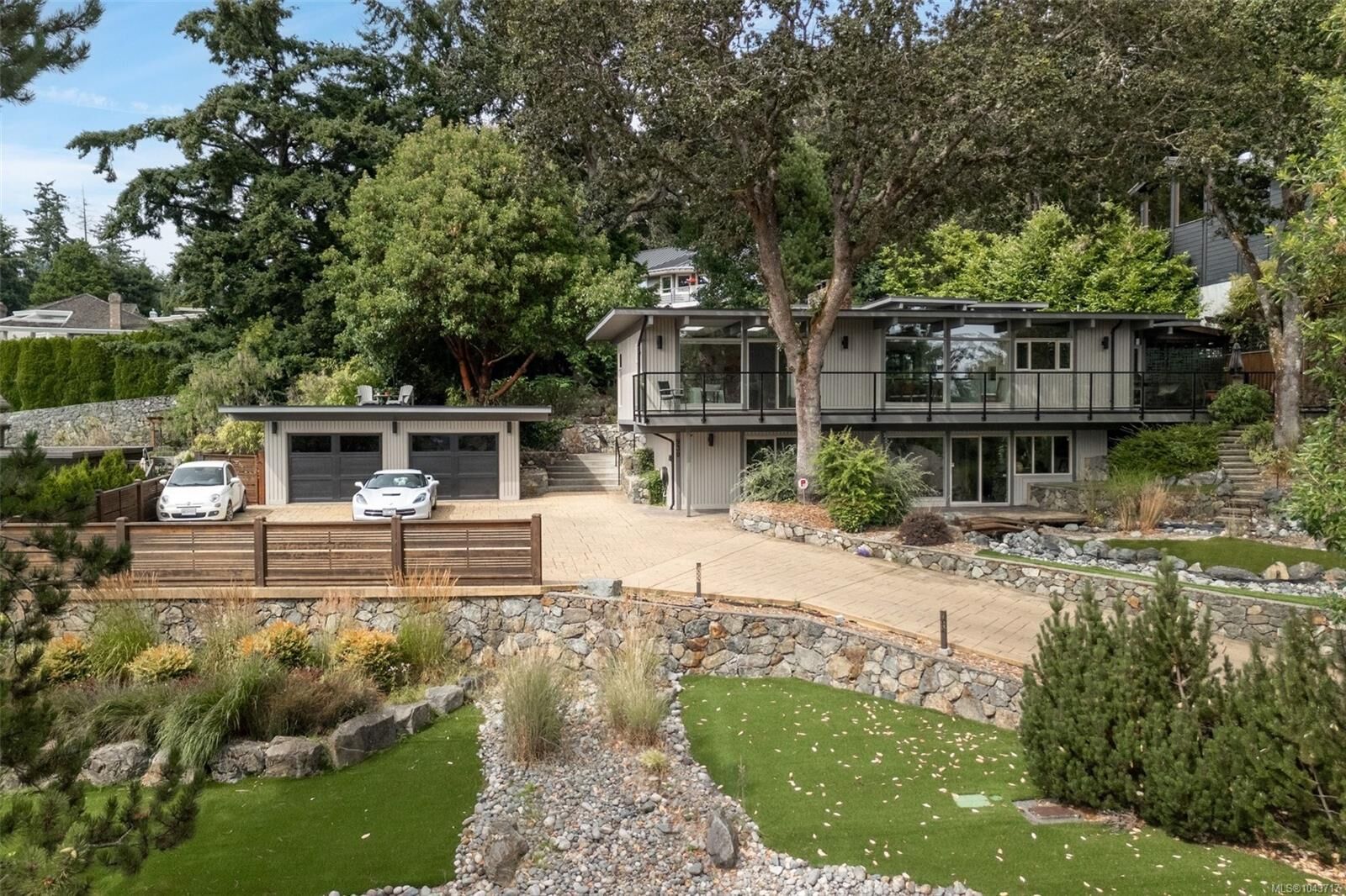 Property Photo: 930 Kentwood Terr BC V8Y 1A4