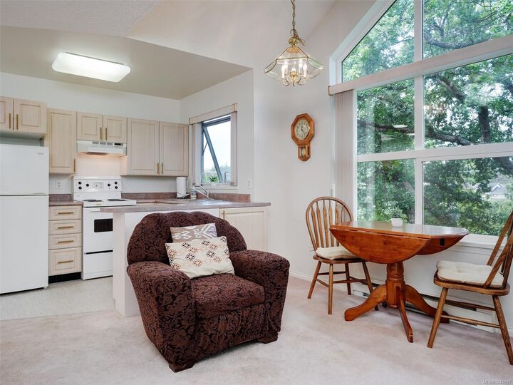 Property Photo: 1485 Garnet Rd #304 BC V8P 5T5