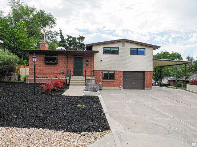 Property Photo:  4601 S Creekview Cir  UT 84107 
