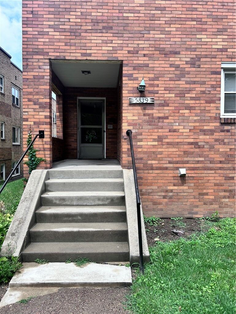 Property Photo:  5839 Darlington Rd 1  PA 15217 