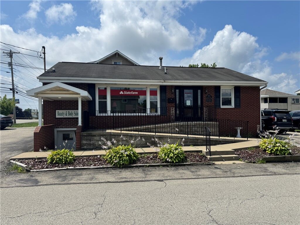Property Photo:  2417 Freeport Rd  PA 15065 