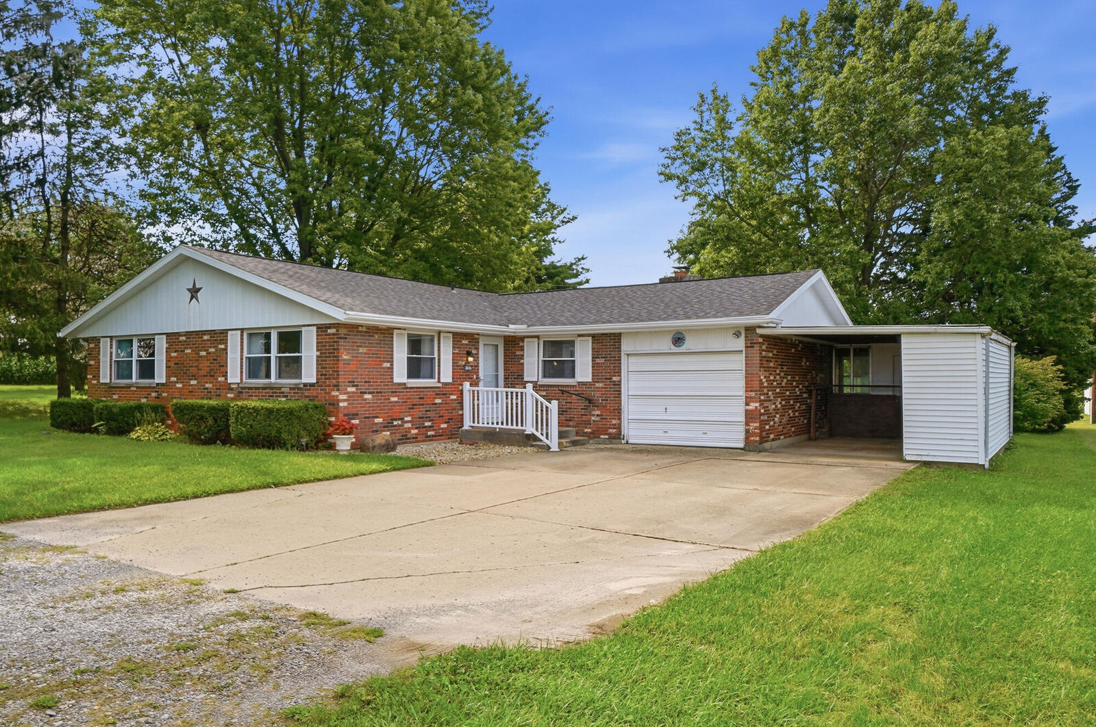 Property Photo: 6167 State Route 161 OH 43044