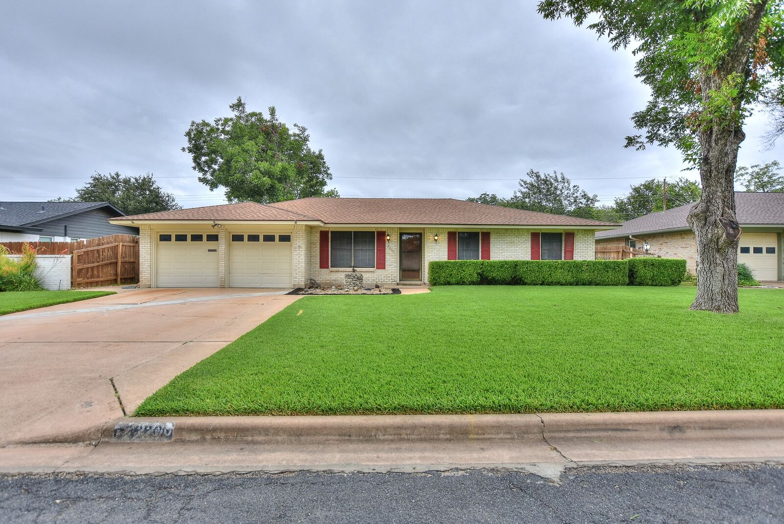 Property Photo: 2200 Kenbridge Drive TX 78757