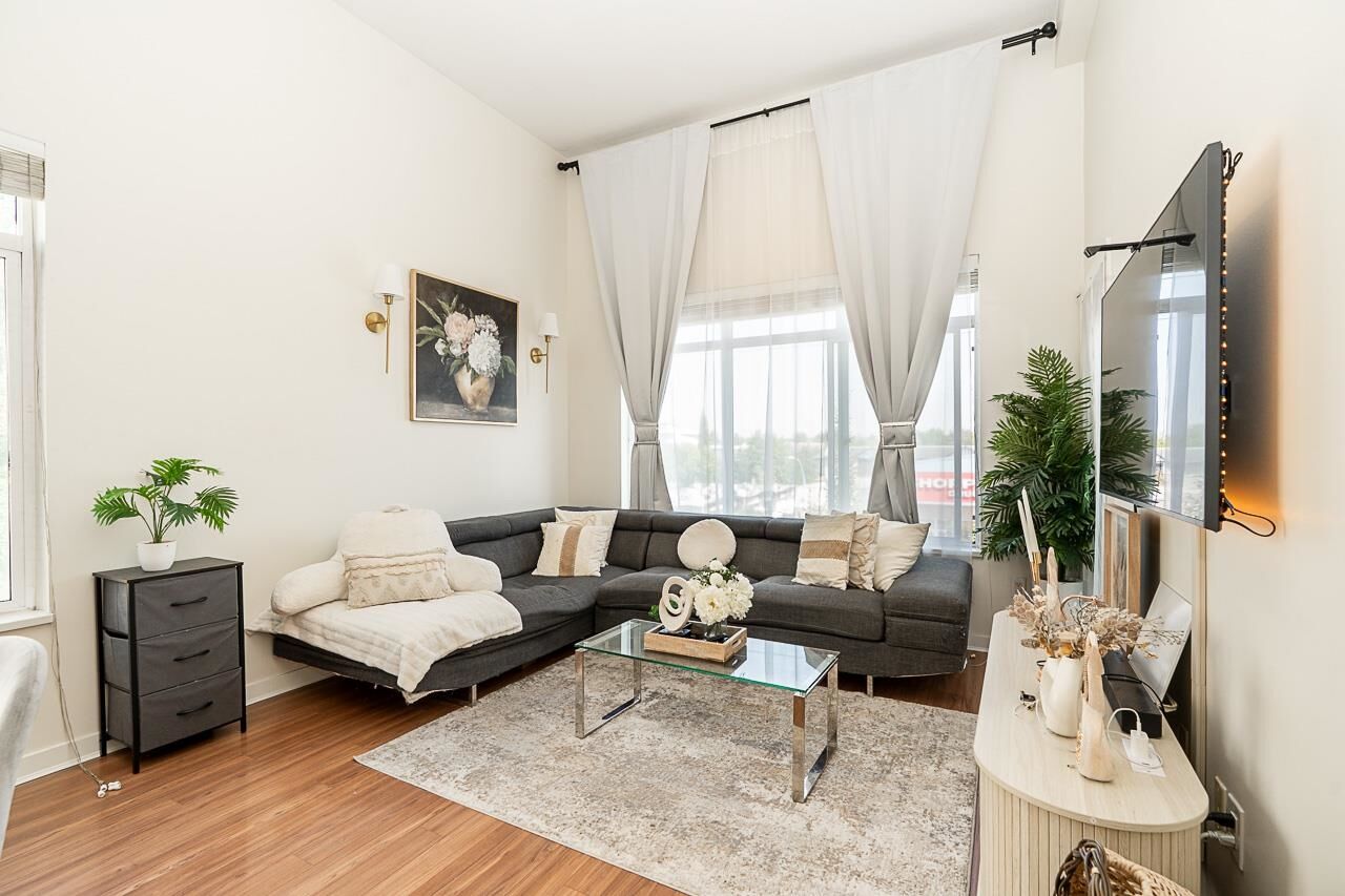 Property Photo: 7511 120 Street 414 BC V4C 0C1