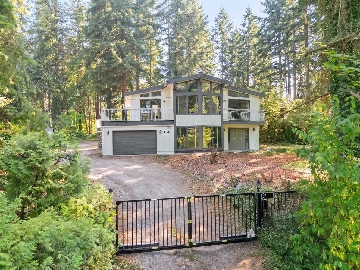 Property Photo: 14340 28th Avenue BC V4P 2H1