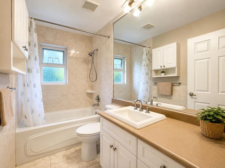 Property Photo: 910 Robinson Street BC V3J 4G6