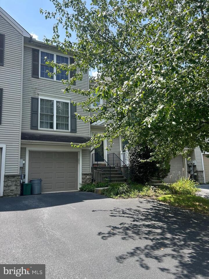 Property Photo: 106 Banyan Circle Drive PA 17603