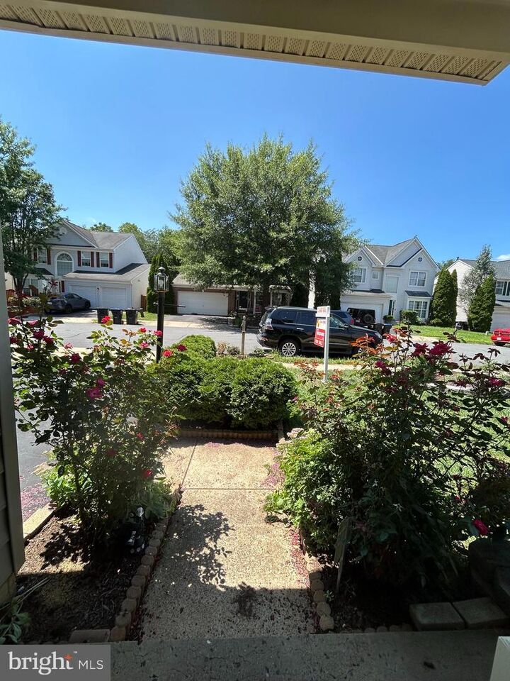 Property Photo: 14361 Fallsmere Circle VA 20155